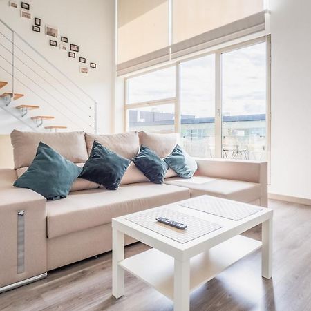 El Ventero Apartment - Elegante Apt Para 5 Con Terraza, Wi-Fi Y Aparcamiento En La Calle Camarma de Esteruelas Buitenkant foto
